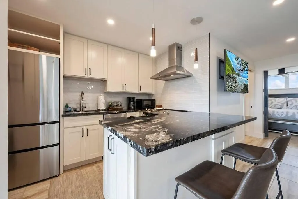 Appartamento Hale Ono Loa 403- Top Floor, Ocean View, & Complete Modern Remodel Kahana